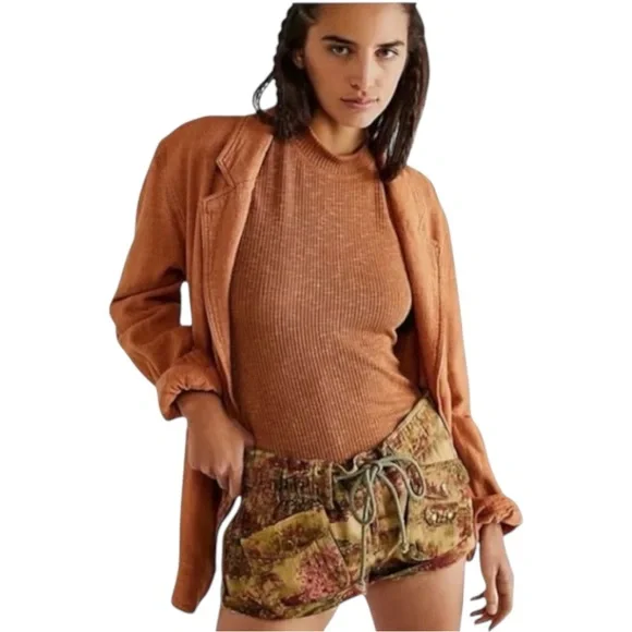 New Free People Printed Waimea Slouchy Shorts in Floral Earth Combo Medium - Picture 1 of 8